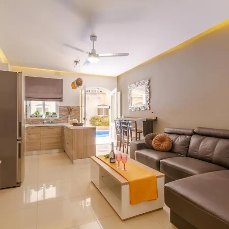 Maisonnette & Pool Ta'cenc Gozo - Happy Apartamento *