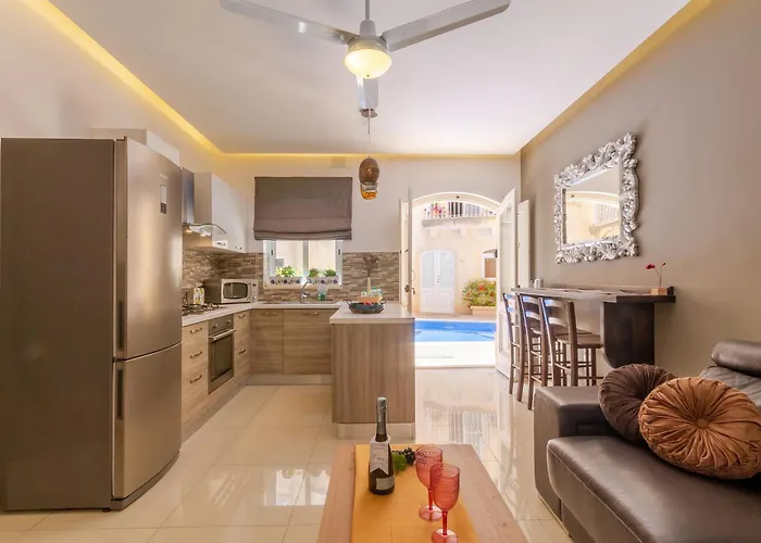 Maisonnette & Pool Ta'cenc Gozo - Happy Sannat