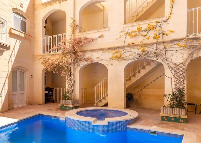 Maisonnette & Pool Ta'cenc Gozo - Happy