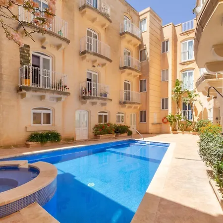 Maisonnette & Pool Ta'cenc Gozo - Happy *