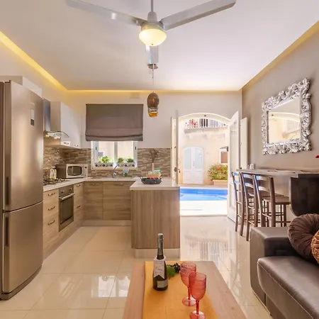 Apartment Maisonnette & Pool Ta'cenc Gozo - Happy