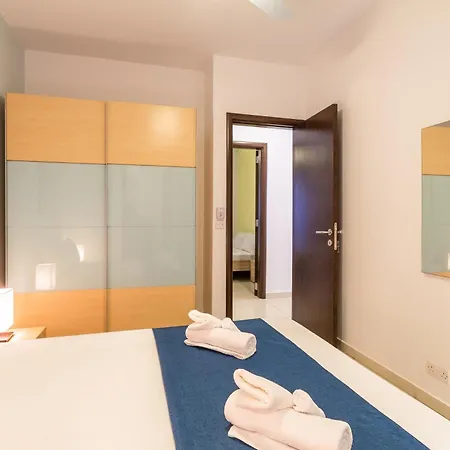 Maisonnette & Pool Ta'cenc Gozo - Happy *