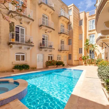 Maisonnette & Pool Ta'cenc Gozo - Happy *
